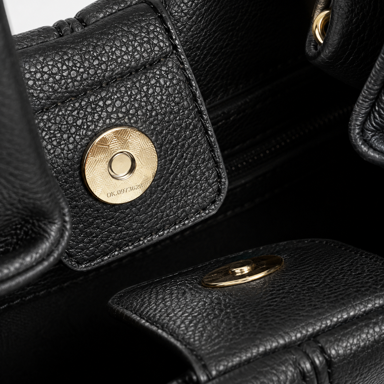 ALEONA La Luna genuine leather shoulder bag in Nero, product image 7