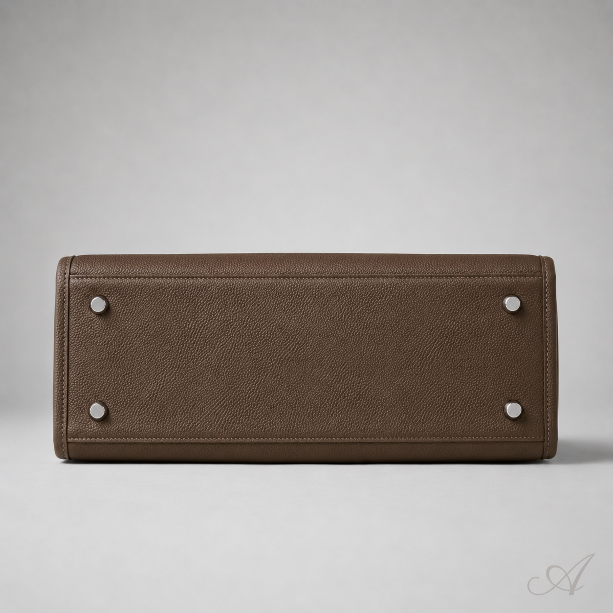 L'Essenziale — Genuine Leather Tote