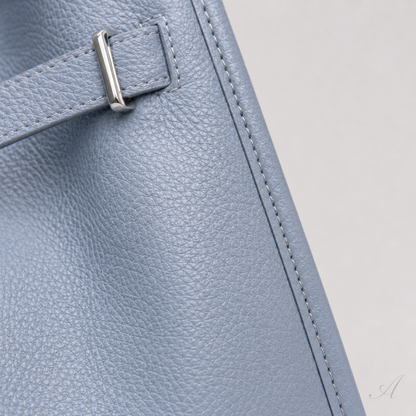 L'Essenziale — Genuine Leather Tote